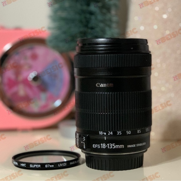 Canon EF-S 18-135mm f/3.5-5.6 IS Lens w/ UV Filter